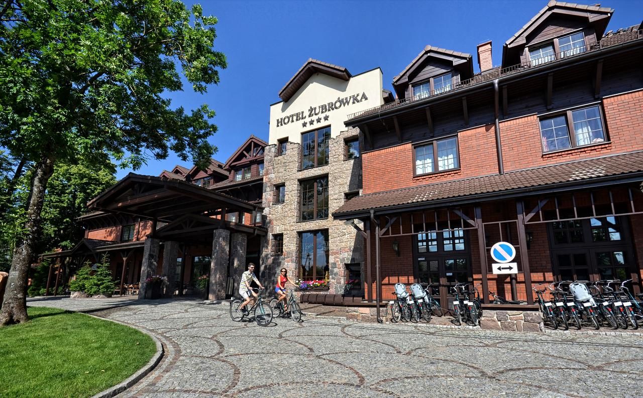 Отель Hotel Żubrówka Spa & Wellness Беловеж